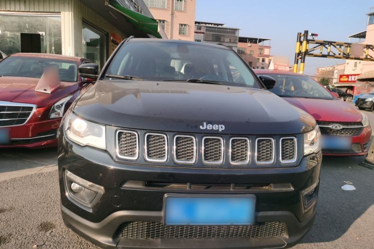 Used  Compass 2017 200T Automatic Family Edition
