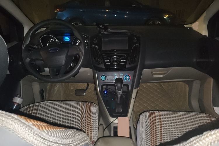 Used Ford Focus 2015 Sedan 1.6L Automatic Comfort Model
