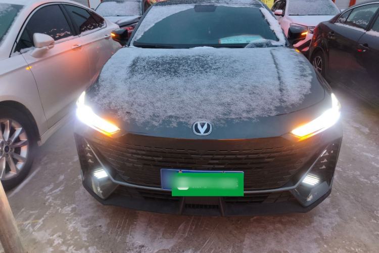 Used Changan UNI-V 2022 1.5T Prestige Version