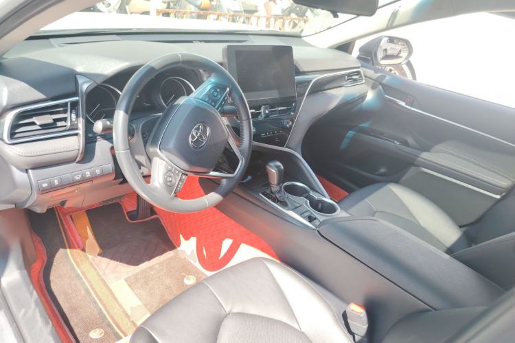 Used Toyota Camry 2021 2.0G Luxury Edition
