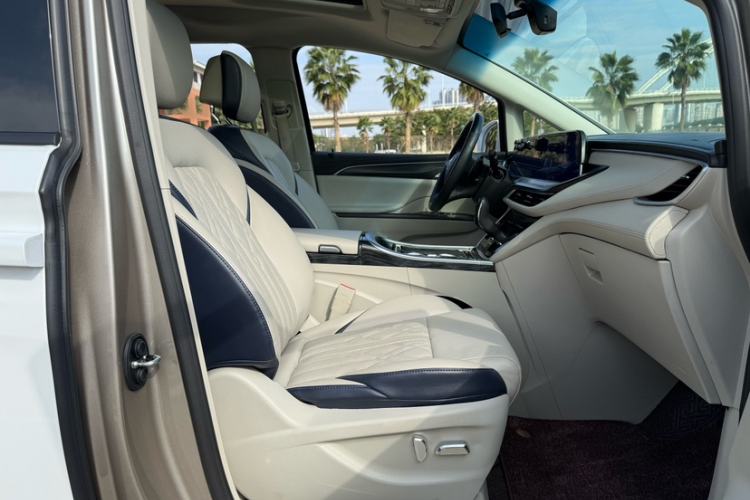 Used Buick GL8 2022 ES Landtrek 653T Comfort Edition