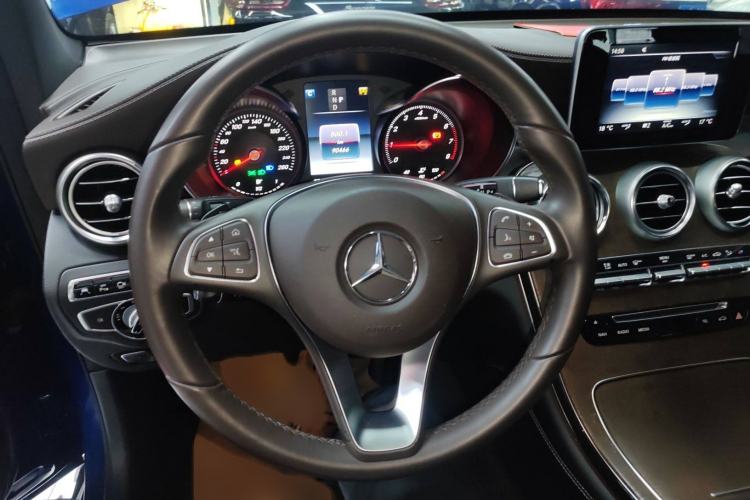 Used Mercedes-Benz GLC 2016 GLC 300 4MATIC Dynamic Model
