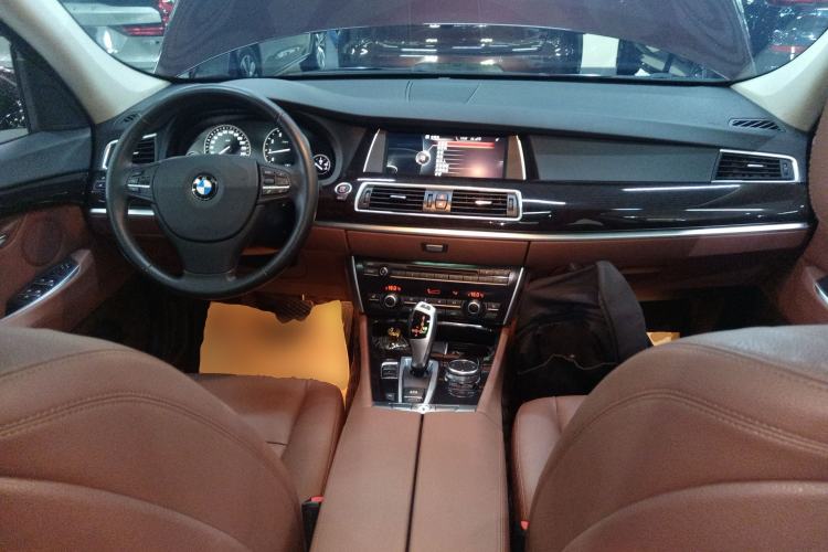 Used BMW 5 Series GT 2015 528i Leading Model
