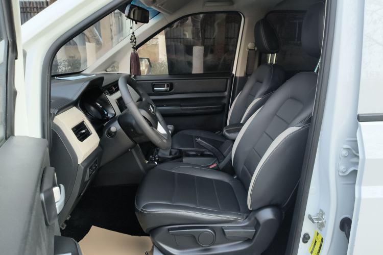 Used Wuling Hongguang PLUS 2020 1.5L Manual Comfort 7-Seater