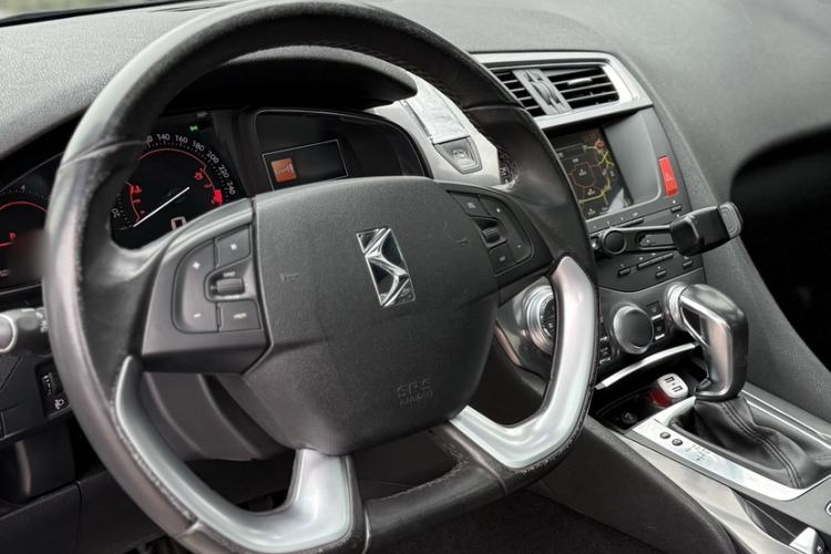 Used  5 2013 1.6T Elegant Edition THP200
