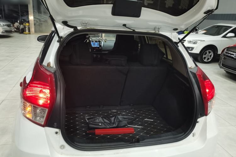 Used Toyota YARiS L 2015 1.5E Automatic Charm Edition
