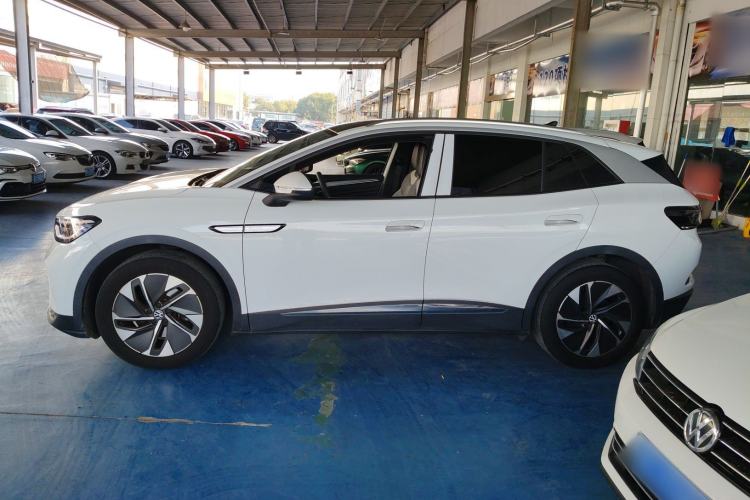 Used Volkswagen ID.4 CROZZ 2021 Standard Range PURE Two-Wheel Drive Version
