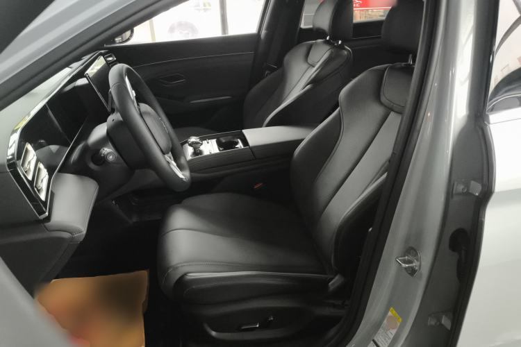 Used BYD Qin L 2025 DM-i Smart Drive 120KM Superior Model
