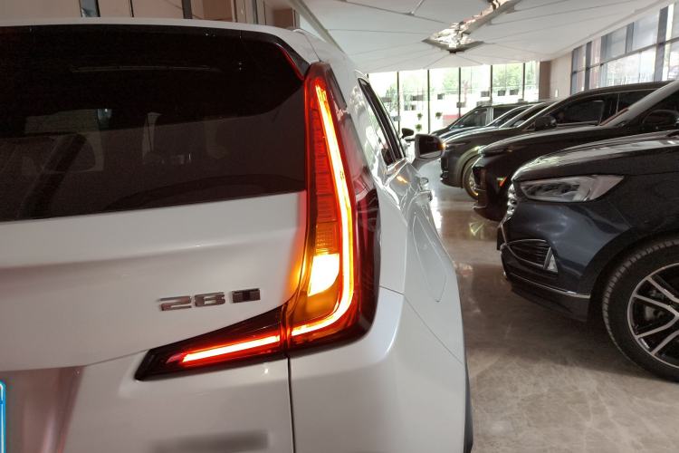 Used Cadillac XT4 2021 28T Two-Wheel Drive Leading Version
