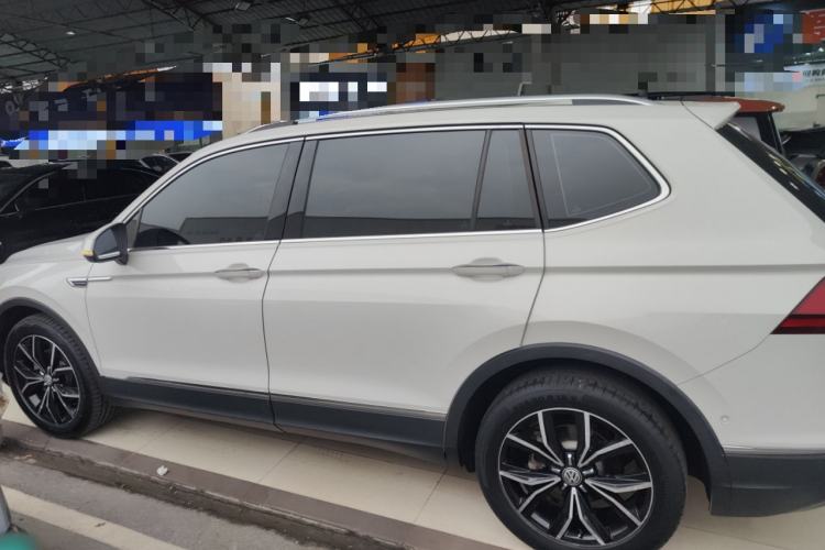 Used Volkswagen Tiguan L 2020 330TSI Automatic Two-Wheel Drive Smart Luxury Edition China VI Standard
