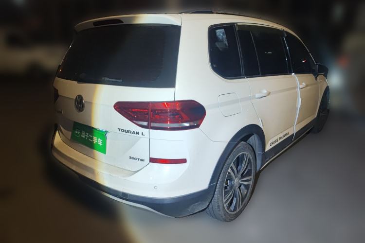 Used Volkswagen Touran 2018 Volkswagen Touran L 280TSI DSG Boundary Edition 7 Seats China VI Standard
