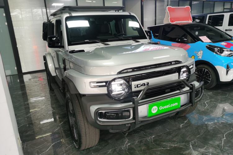 Used  V23 2025 401 Two-Wheel Drive Advanced Edition