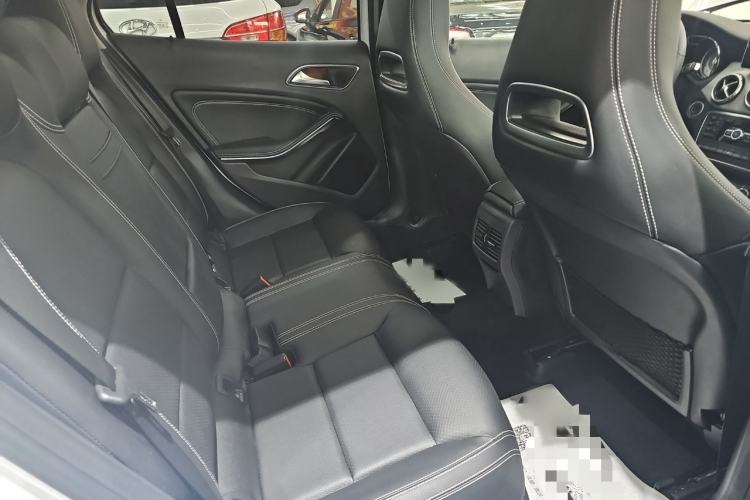 Used Mercedes-Benz GLA 2015 GLA 220 4MATIC Luxury Model
