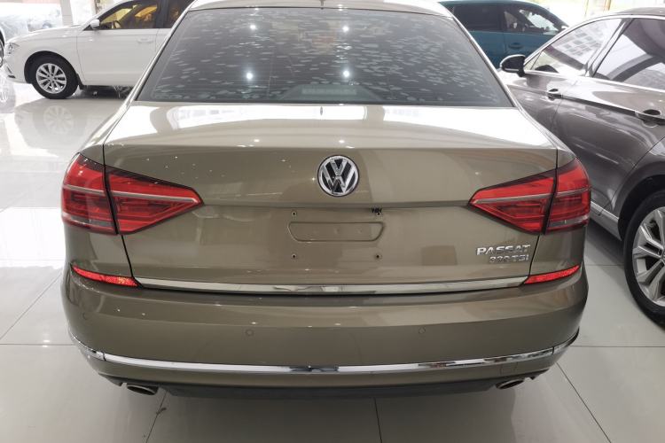 Used Volkswagen Passat 2017 330TSI DSG Luxury Edition
