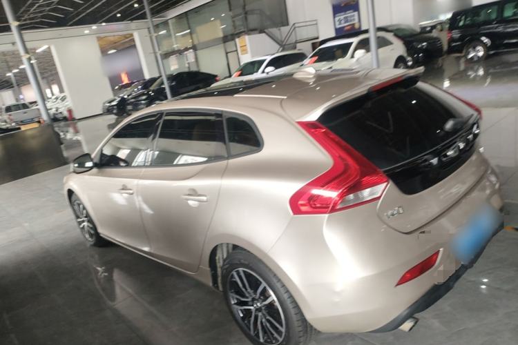 Used Volvo V40 2018 T3 Zhiyi Edition
