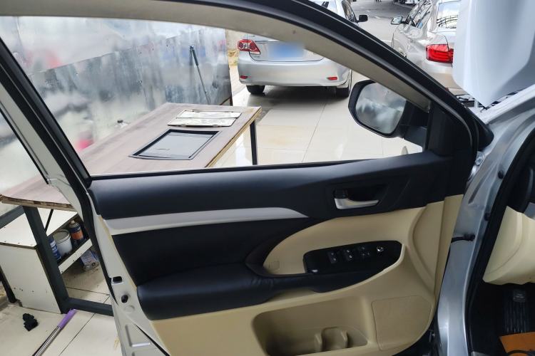 Used Toyota Highlander 2018 2.0T Two-Wheel Drive Elite Version 5 Seats China VI Standard
