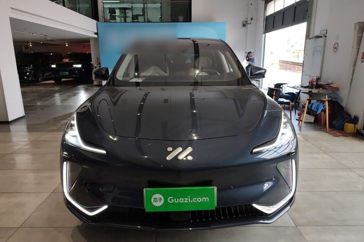 Used  LS7 2023 100kWh Lux All-Wheel-Drive Version