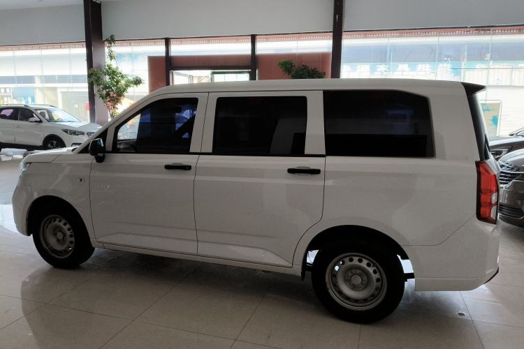 Used Wuling Hongguang PLUS 2020 1.5L Manual Standard Edition 5 Seats
