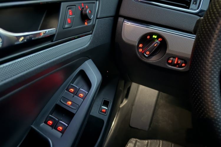 Used Volkswagen Sagitar 2017 230TSI Automatic Comfort Version
