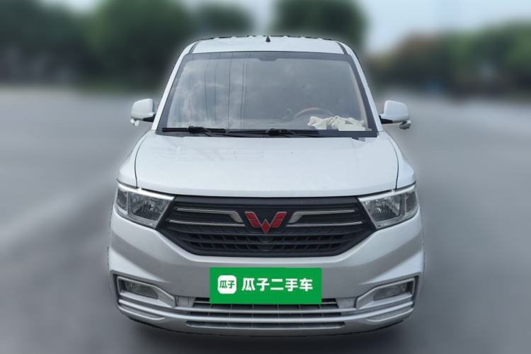 Used Wuling Hongguang V 2019 1.5L Enjoyment Version China VI LAR
