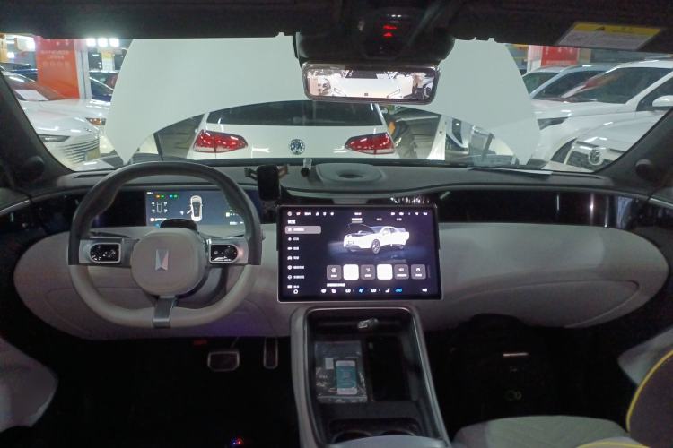 Used  11 2022 Long-Range Dual-Motor Luxury Edition 5 Seats