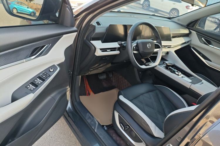 Used Changan CS75 PLUS 2023 3rd Generation 1.5T Automatic Prestige Model
