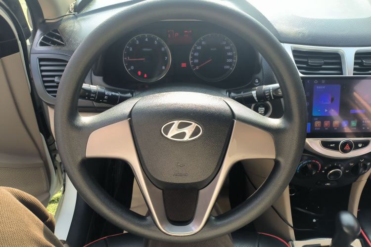 Used Hyundai Verna (older generation) 2014 1.4L Automatic Leading-Edge GLX