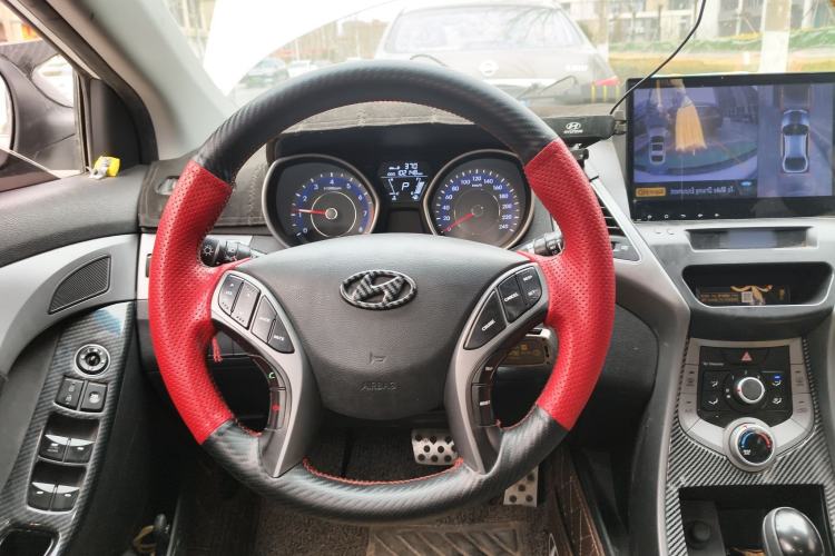 Used Hyundai Elantra (5th Generation / Langdong) 2016 1.6L Automatic Smart Version