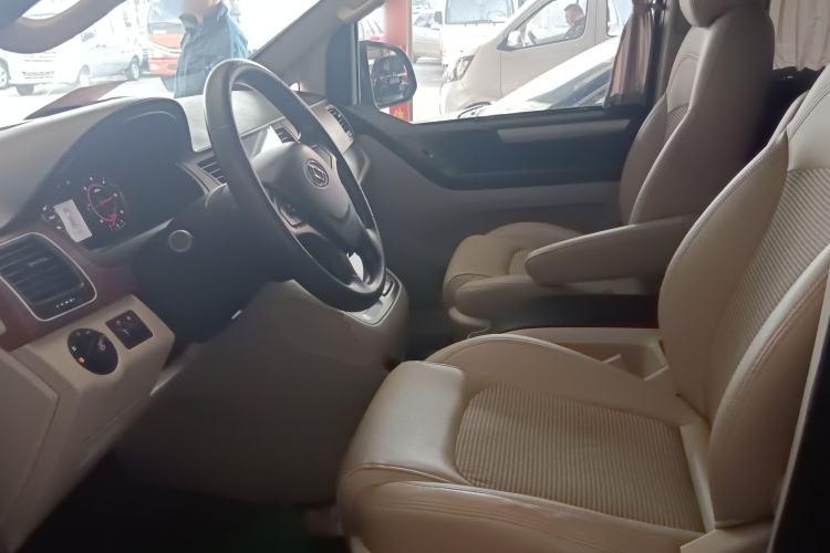 Used SAIC MAXUS G10 2016 1.9T Automatic Elite Edition Diesel China V Emission Standard
