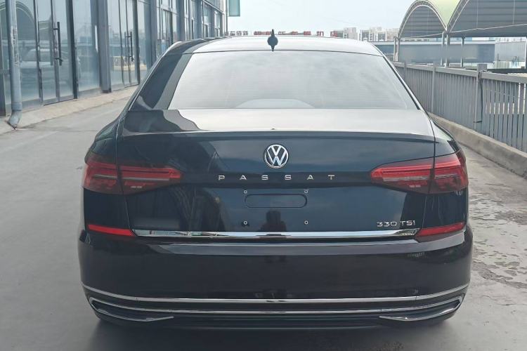 Used Volkswagen Passat 2020 330TSI Luxury Edition China VI

