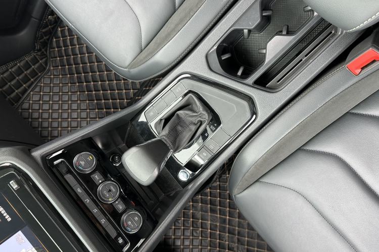 Used Volkswagen Tiguan L 2021 330TSI Automatic Two-Wheel Drive Smart Edition
