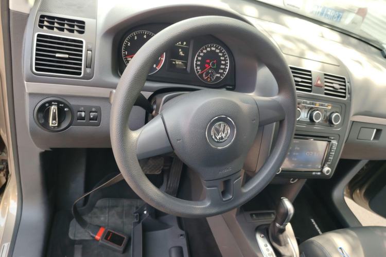 Used Volkswagen Touran 2015 1.4T DSG Comfort Edition 5 Seats
