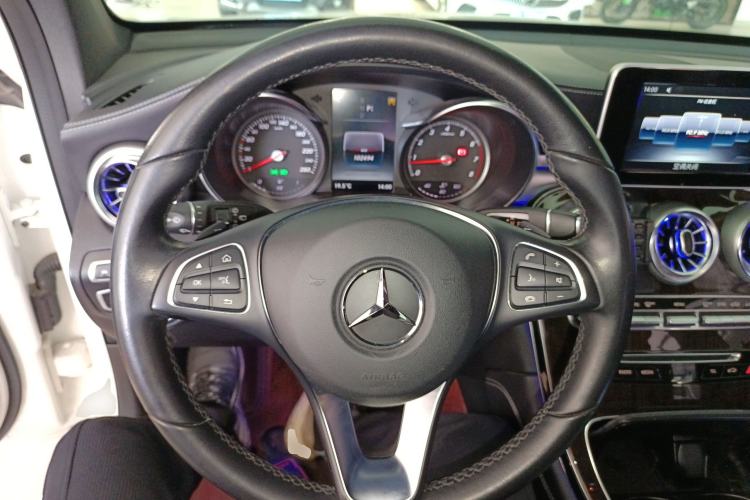 Used Mercedes-Benz GLC 2019 Facelift GLC 260 L 4MATIC Luxury Model
