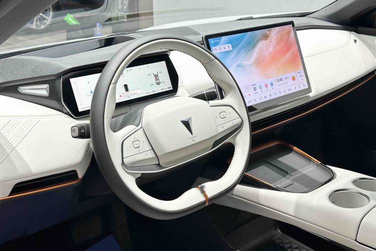 Used  SL03 2023 200Max Range-Extended Version
