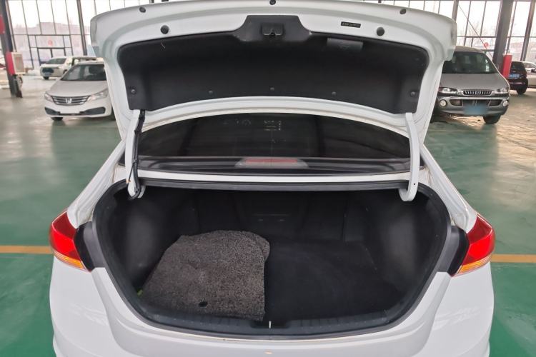 Used Hyundai Elantra 2016 1.6L Automatic ZhiXuan – Elite Version
