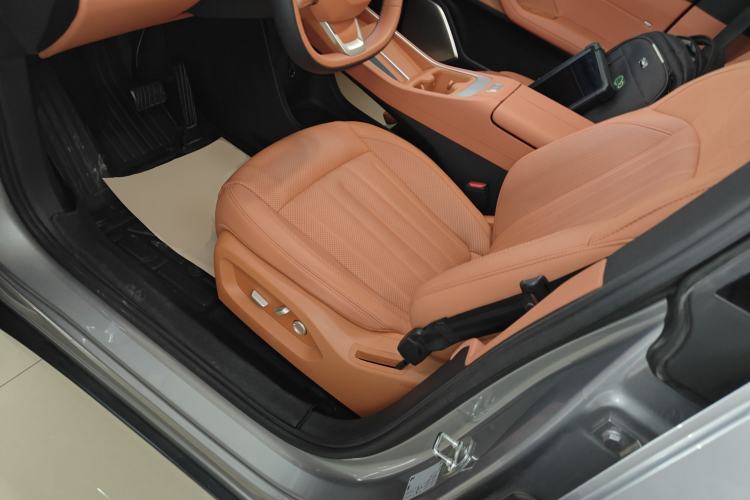 Used ONVO L60 2024 60 kWh Rear-Drive Version