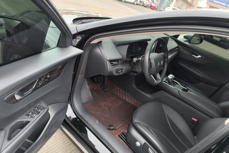 Used Hongqi E-QM5 2022 431 km Charge & Enjoy Edition
