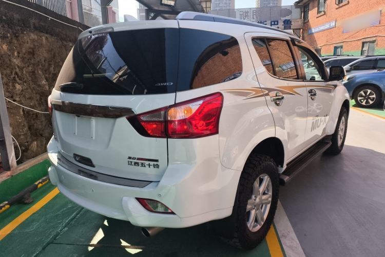 Used Isuzu mu-X 2017 3.0T Four-Wheel Drive Automatic Luxury 7-Seater China IV Standard