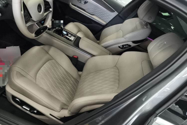 Used BYD Han 2024 DM-i Glory Edition 200KM Flagship Model
