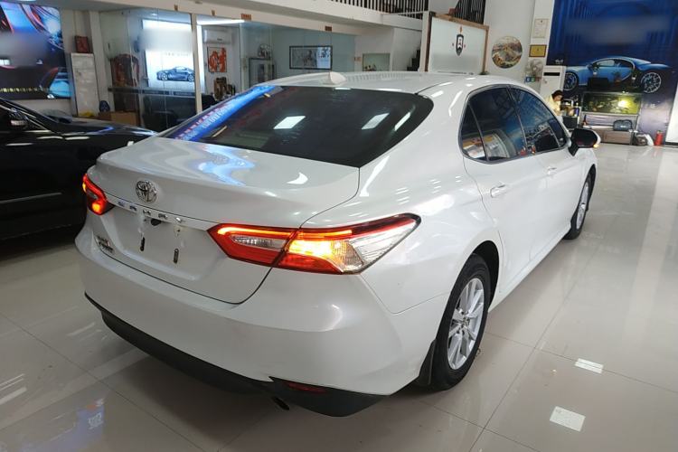Used Toyota Camry 2018 2.0E Leading Edition