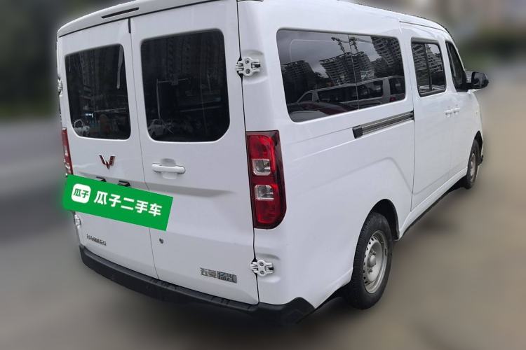 Used Wuling Yangguang 2024 300km Comfort-Grade Passenger Van 60kW
