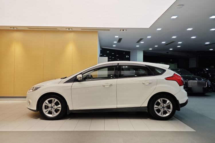 Used Ford Focus 2015 Hatchback 1.6L Automatic Fashion Edition