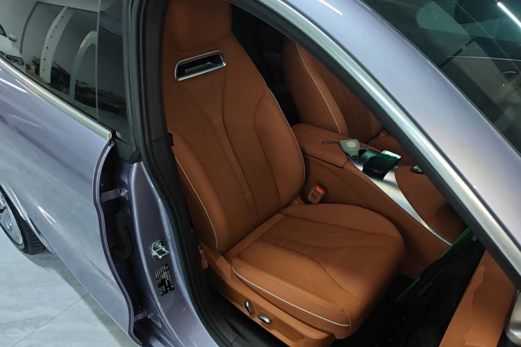 Used ORA Lightning Cat 2022 555 km Luxury Edition
