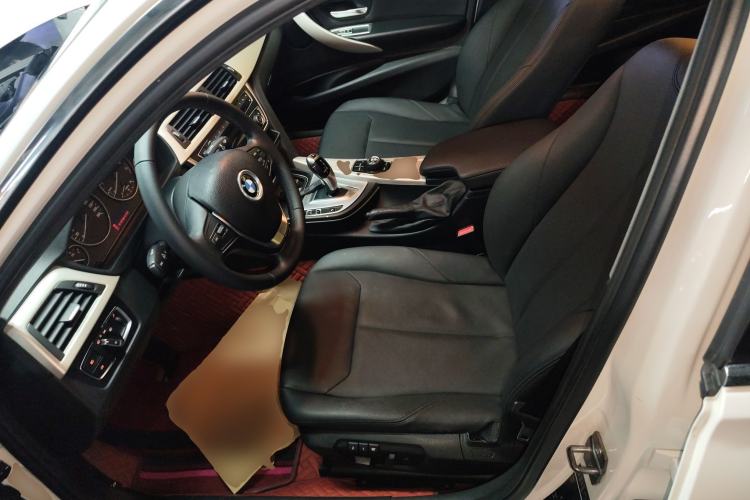 Used BMW 3 Series 2015 320i Luxury Line Stylish Edition