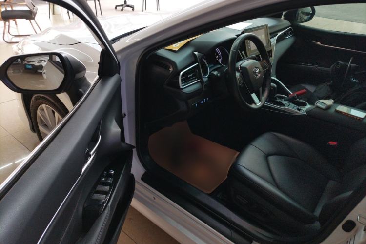 Used Toyota Camry 2023 2.0GVP Premier Edition
