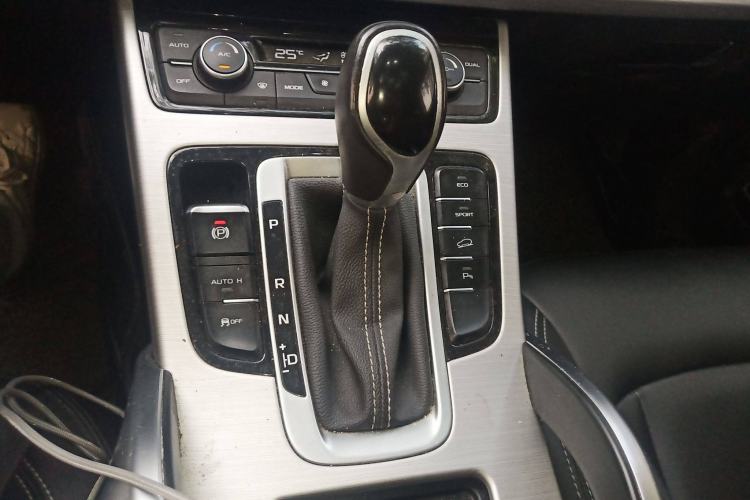 Used Geely Auto Emgrand X7 Sport 2016 1.8TD Automatic ZhiShang Model
