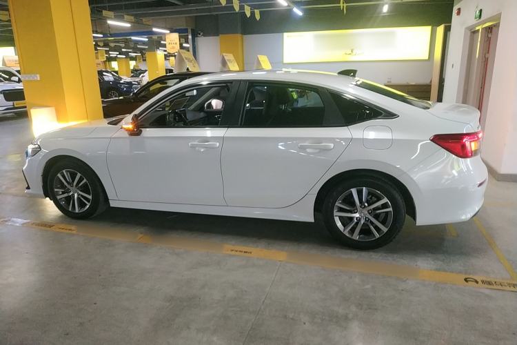 Used Honda Civic 2023 240TURBO CVT Dynamic · Center Stage Special Edition
