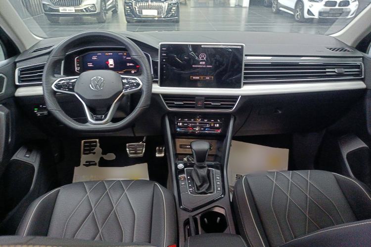 Used Volkswagen Tiguan L 2023 330TSI Automatic Two-Wheel Drive R-Line Enjoyment Edition
