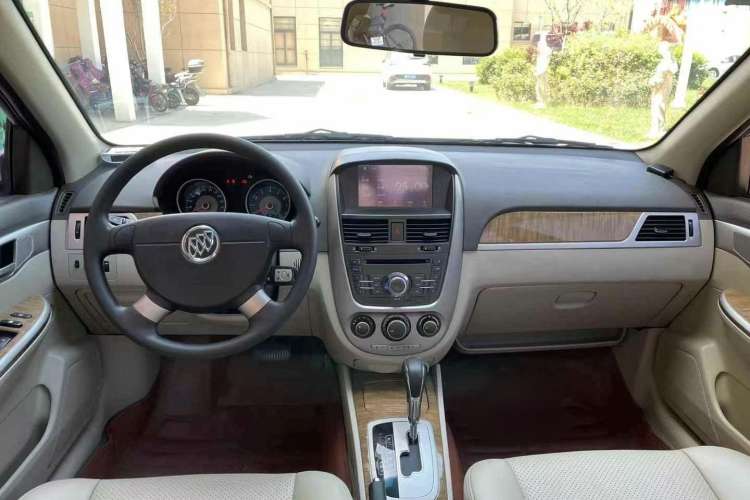 Used Buick Excelle 2015 1.5L Automatic Classic Model
