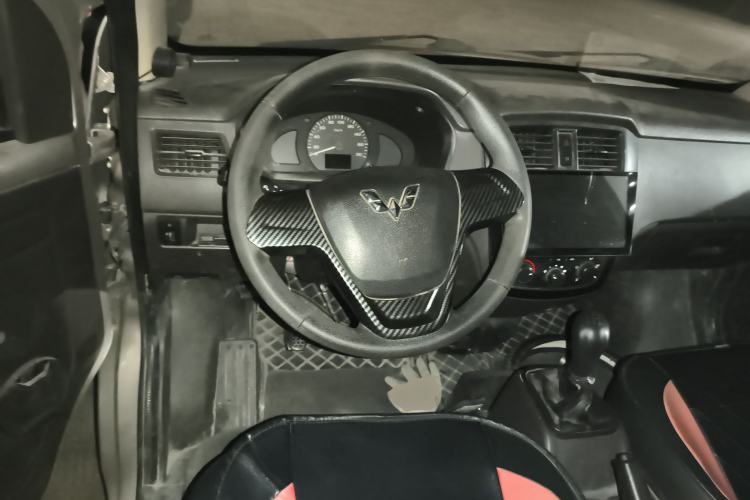 Used Wuling Rongguang 2014 1.2L S Base Model
